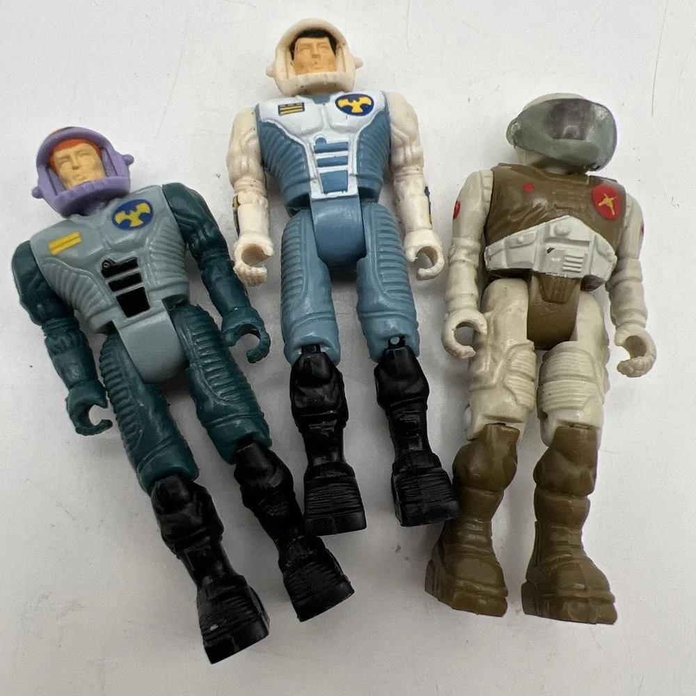 Starcom Shadowbat Parasite  with Lt. Magg Coleco & 3 Other Figures 1986 READ!!!!